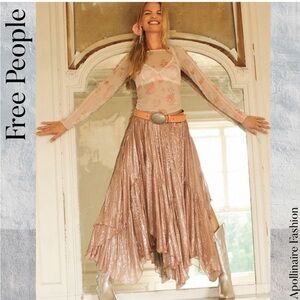 New and Rare! FREE PEOPLE ONE CLOVER SHINE SKIRT IN MAUVE GLOW MEDIUM